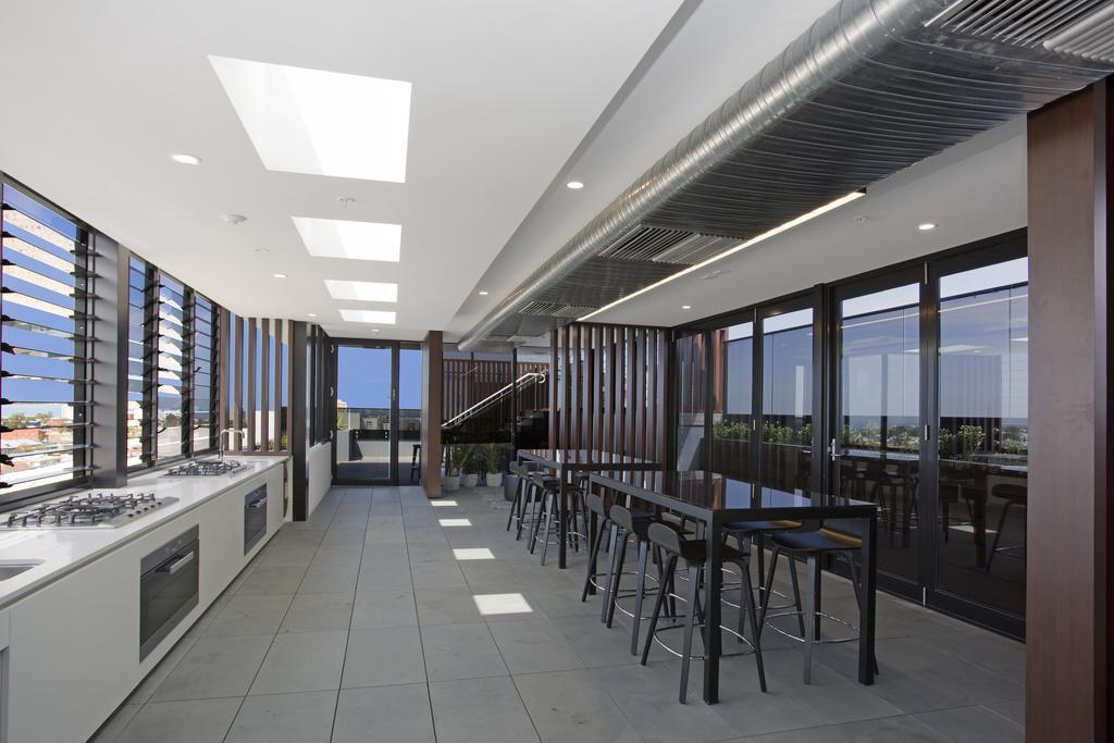 Apartamento ☆ Heart Of St Kilda ☆ Infinity Pool+Parking+Wifi Melburne Exterior foto